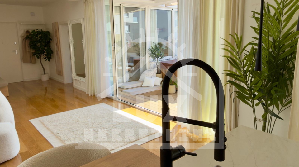 Luksuzan penthouse vrhunski ure&dstrok;en&comma; Zadar &lpar;Vi&scaron;njik&rpar;