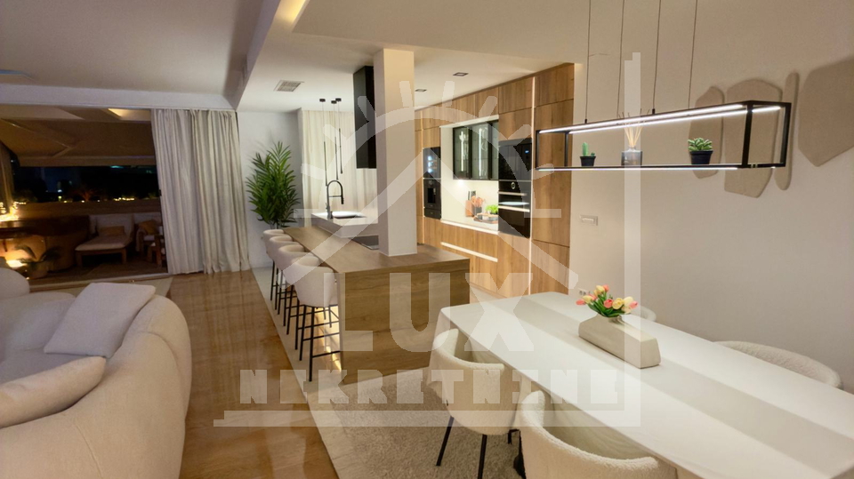 Luksuzan penthouse vrhunski ure&dstrok;en&comma; Zadar &lpar;Vi&scaron;njik&rpar;