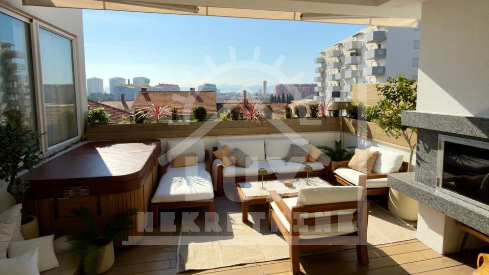 Luksuzan penthouse vrhunski ure&dstrok;en&comma; Zadar &lpar;Vi&scaron;njik&rpar;