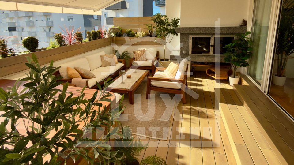 Luksuzan penthouse vrhunski ure&dstrok;en&comma; Zadar &lpar;Vi&scaron;njik&rpar;