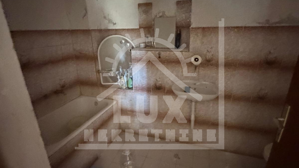 House&comma; 75 m2&comma; For Sale&comma; Obrovac - Kru&scaron;evo