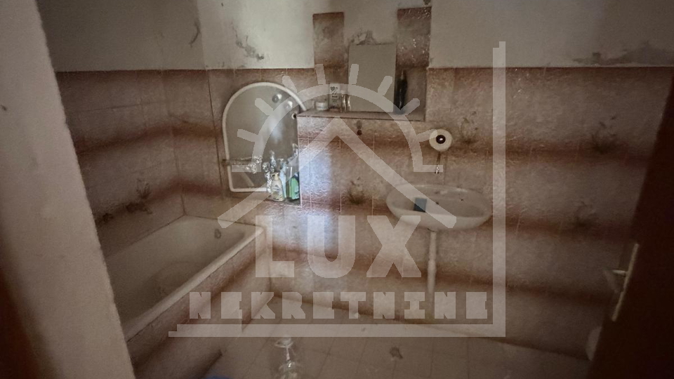 House&comma; 75 m2&comma; For Sale&comma; Obrovac - Kru&scaron;evo