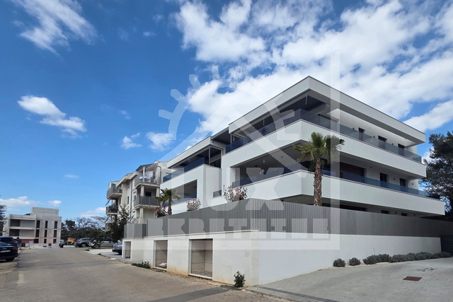 Luxuriöse Dreizimmerwohnung im Erdgeschoss mit Garten, Diklo, NEUBAU