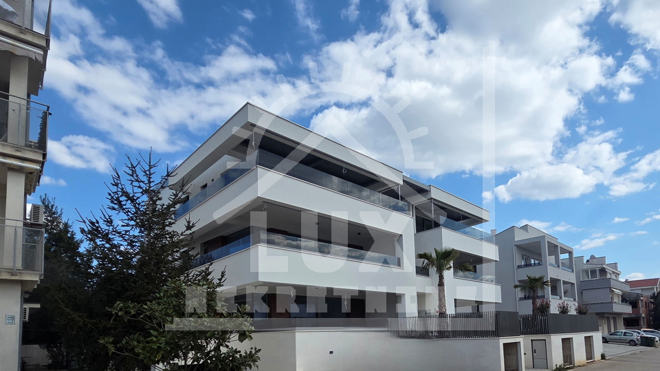 Luksuzen trisobni penthouse s stre&scaron;no teraso&comma; Diklo&comma; NOVOGRADNJA