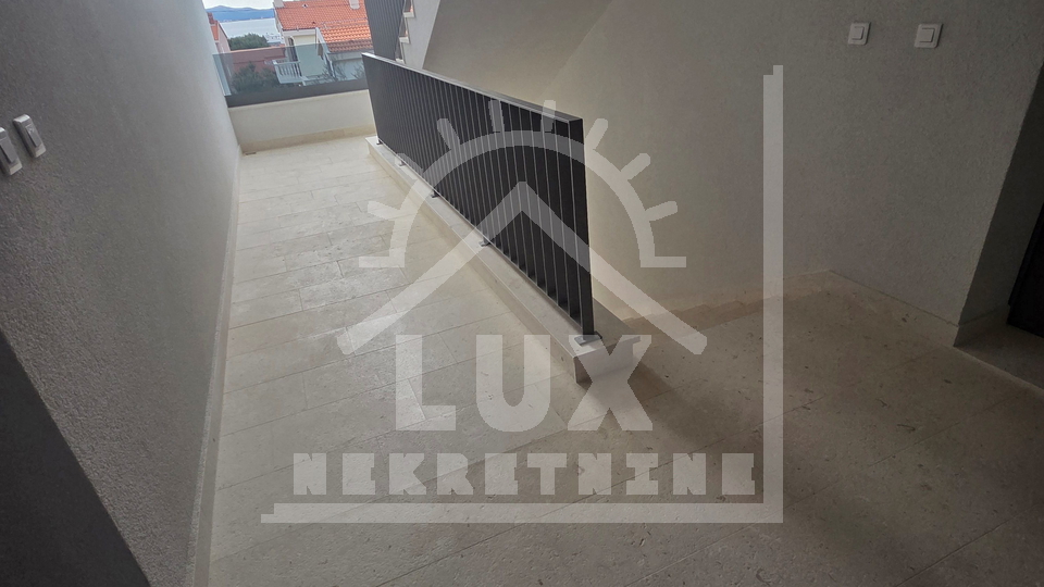 Luksuzan trosoban stan u prizemlju s vrtom&comma; Diklo&comma; NOVOGRADNJA