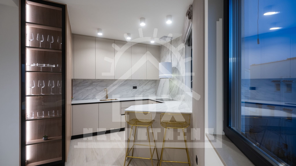 Luksuzni penthouse na 2. katu, Petrčane kraj Zadra, s pogledom na more
