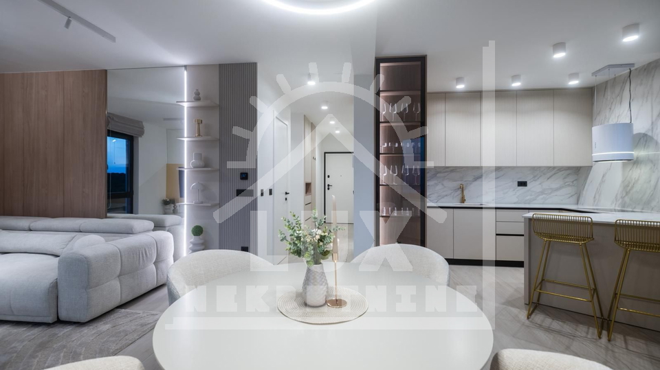 Luksuzni penthouse na 2. katu, Petrčane kraj Zadra, s pogledom na more