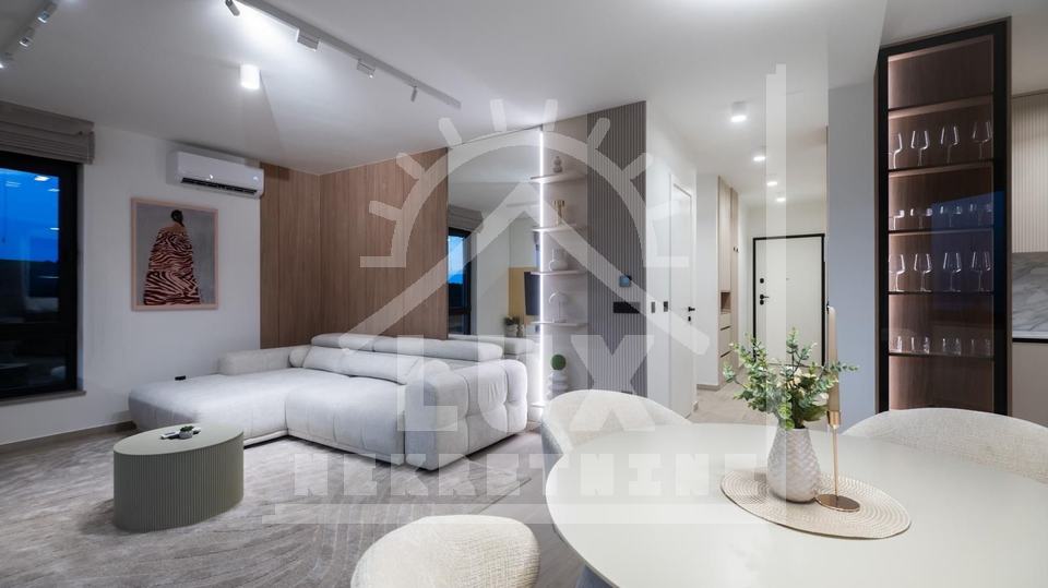 Luksuzni penthouse na 2. katu, Petrčane kraj Zadra, s pogledom na more