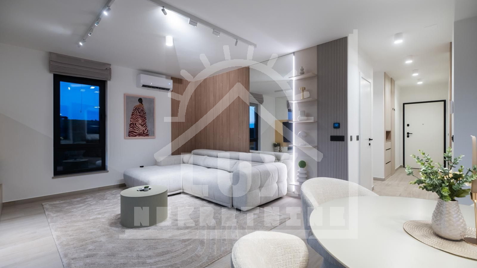 Luksuzni penthouse na 2. katu, Petrčane kraj Zadra, s pogledom na more