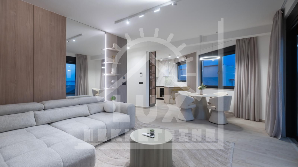 Luksuzni penthouse na 2. katu, Petrčane kraj Zadra, s pogledom na more