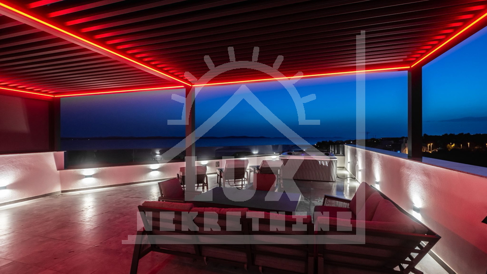 Luksuzni penthouse na 2. katu, Petrčane kraj Zadra, s pogledom na more