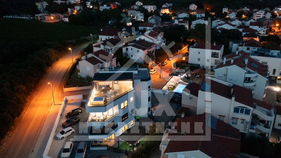 Luksuzni penthouse na 2. katu, Petrčane kraj Zadra, s pogledom na more