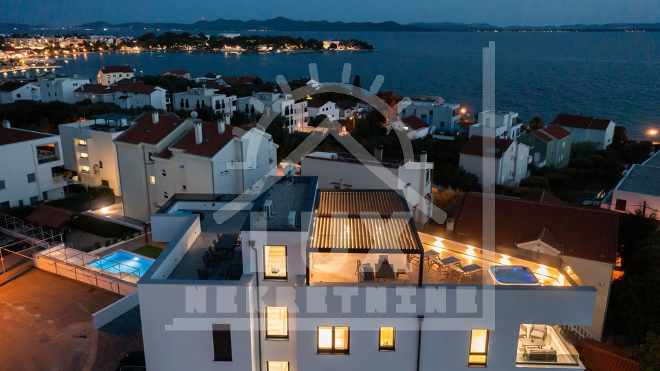 Luksuzni penthouse na 2. katu, Petrčane kraj Zadra, s pogledom na more
