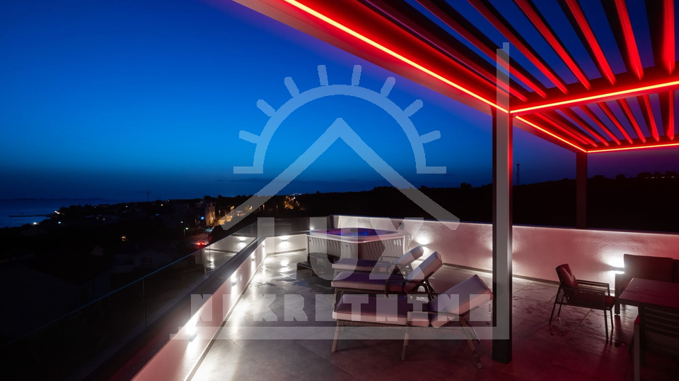 Luksuzni penthouse na 2. katu, Petrčane kraj Zadra, s pogledom na more