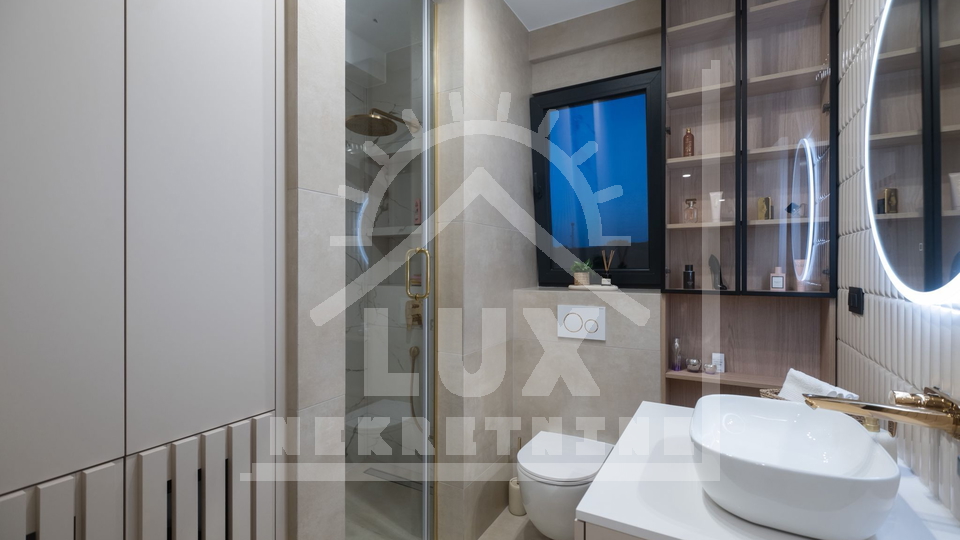 Luksuzni penthouse na 2. katu, Petrčane kraj Zadra, s pogledom na more