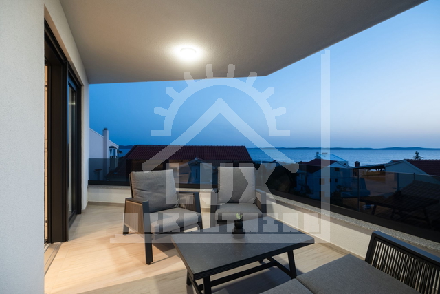 Luksuzni penthouse v 2. nadstropju, Petrčane pri Zadru, s pogledom na morje