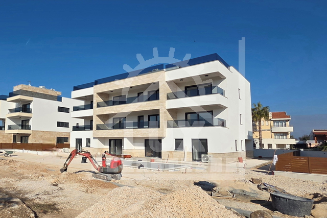 Zweizimmerwohnung im 2. Stock mit Dachterrasse, Privlaka, in der Nähe von Zadar, NEUBAU