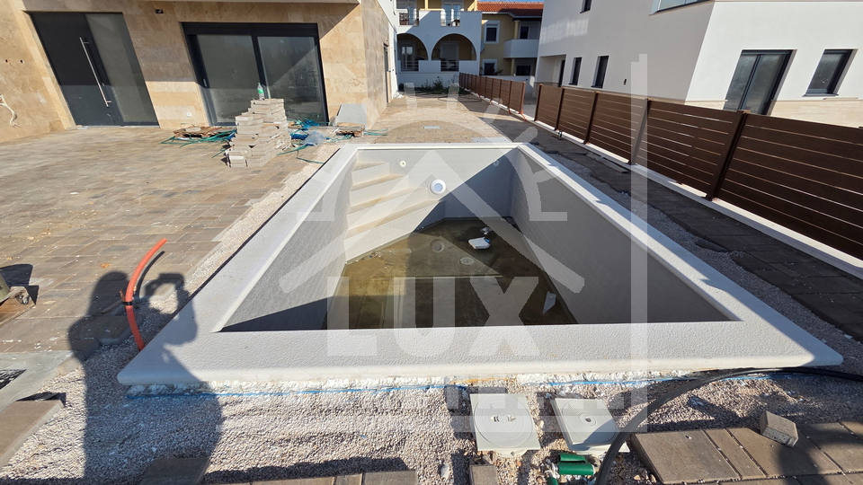 Zweizimmer-Penthouse im 2. Stock mit Dachterrasse, Privlaka bei Zadar, NEUBAU