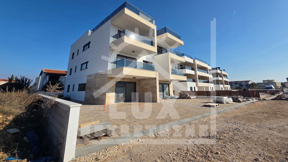 Zweizimmer-Penthouse im 2. Stock mit Dachterrasse, Privlaka bei Zadar, NEUBAU