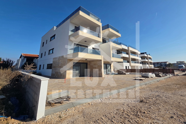 NOVOGRADNJA 100 metara od mora DIREKTNO OD INVESTITORA i bez provizije