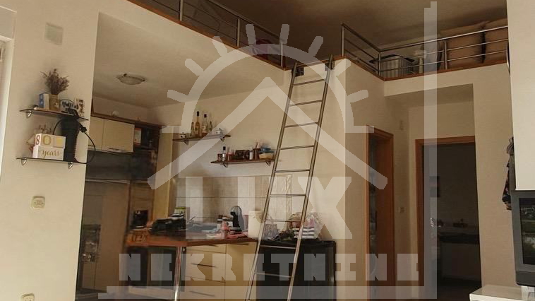 Apartman s galerijom 300 metara od Mora&comma; Privlaka nedaleko Zadra i Nina