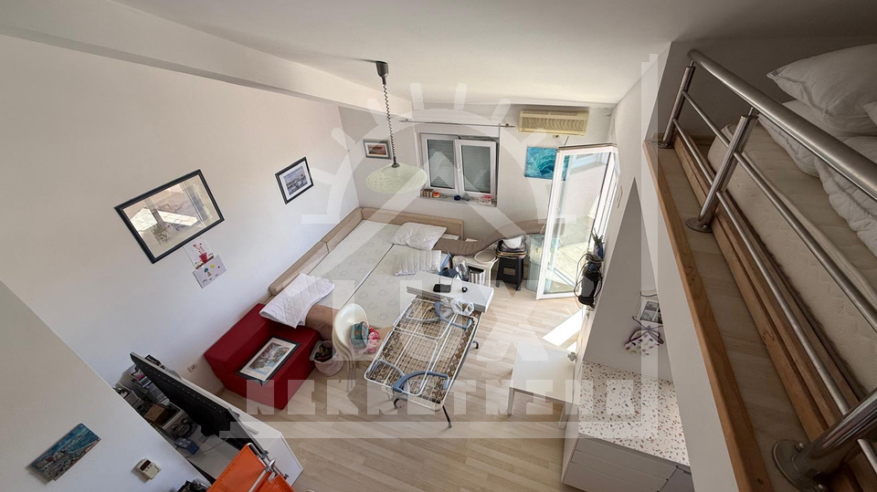 Apartman s galerijom 300 metara od Mora&comma; Privlaka nedaleko Zadra i Nina
