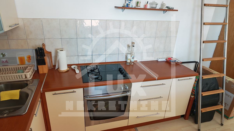 Apartman s galerijom 300 metara od Mora&comma; Privlaka nedaleko Zadra i Nina