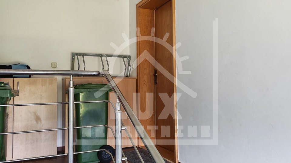 Apartman s galerijom 300 metara od Mora&comma; Privlaka nedaleko Zadra i Nina