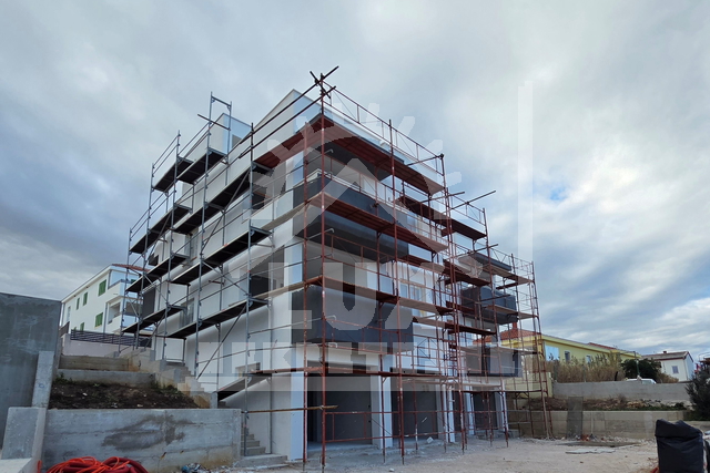 Two-bedroom apartment with garden in NEW BUILDING, Ražanac, 60 meters from the sea