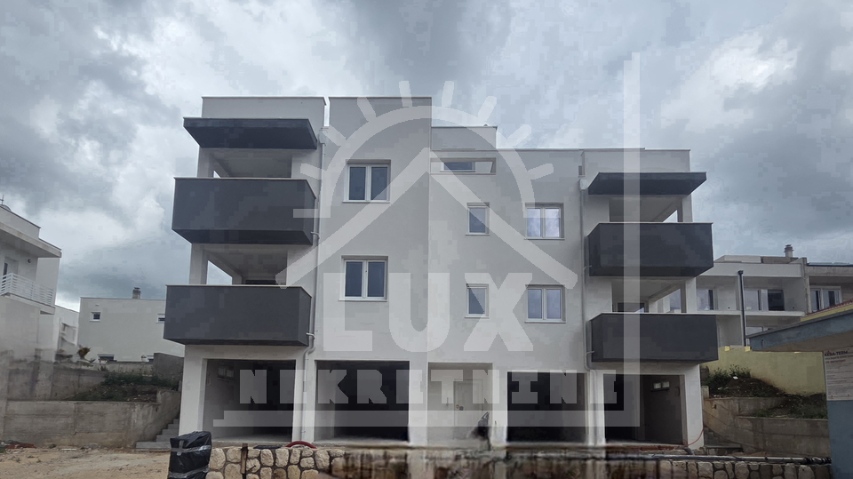 Two-room apartment on the 1st floor in NEW BUILDING with a roof terrace&comma; Ra&zcaron;anac&comma; 60 meters from the sea