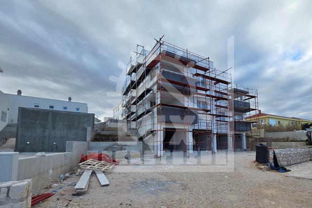 Two-room apartment on the 1st floor in NEW BUILDING with a roof terrace, Ražanac, 60 meters from the sea