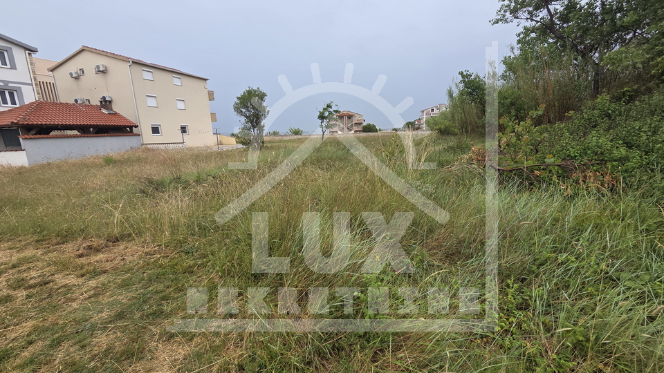Gra&dstrok;evinsko zemlji&scaron;te u Sabunikama 150 metara od pla&zcaron;e