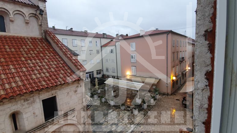 Stan na odli&ccaron;noj lokaciji&comma; Zadar &lpar;Poluotok&rpar;