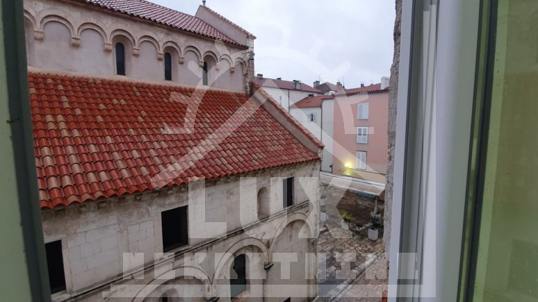 Stan na odli&ccaron;noj lokaciji&comma; Zadar &lpar;Poluotok&rpar;