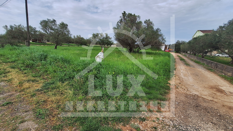 Building land 699 m2, Sukošan near Zadar, 500 meters from the sea