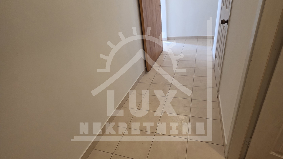 Komforan dvosoban stan na odli&ccaron;noj lokaciji&comma; Zadar