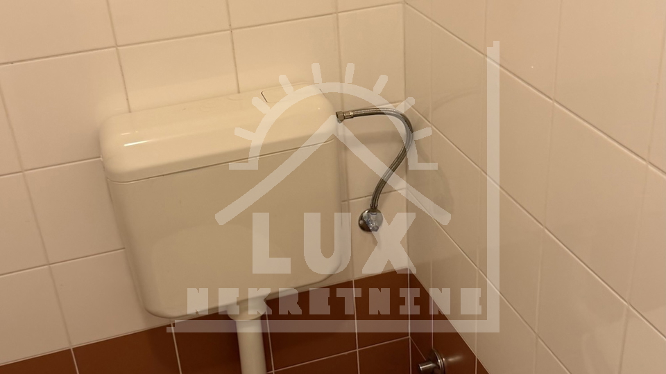 Komforan dvosoban stan na odli&ccaron;noj lokaciji&comma; Zadar