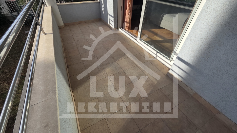 Komforan dvosoban stan na odli&ccaron;noj lokaciji&comma; Zadar