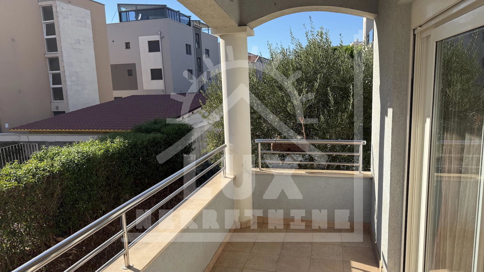 Komforan dvosoban stan na odli&ccaron;noj lokaciji&comma; Zadar