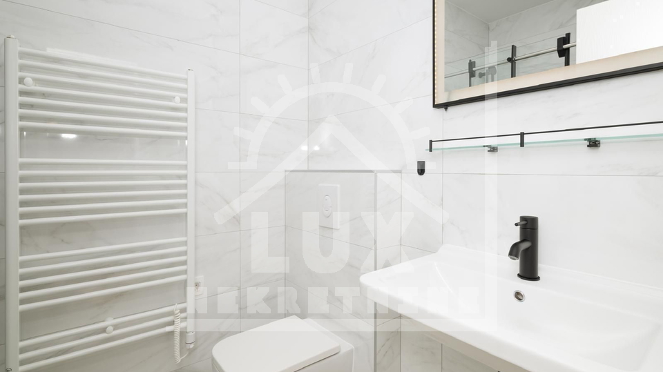 Trosoban penthouse s pogledom na more i garažom, Zadar (Belafuža)