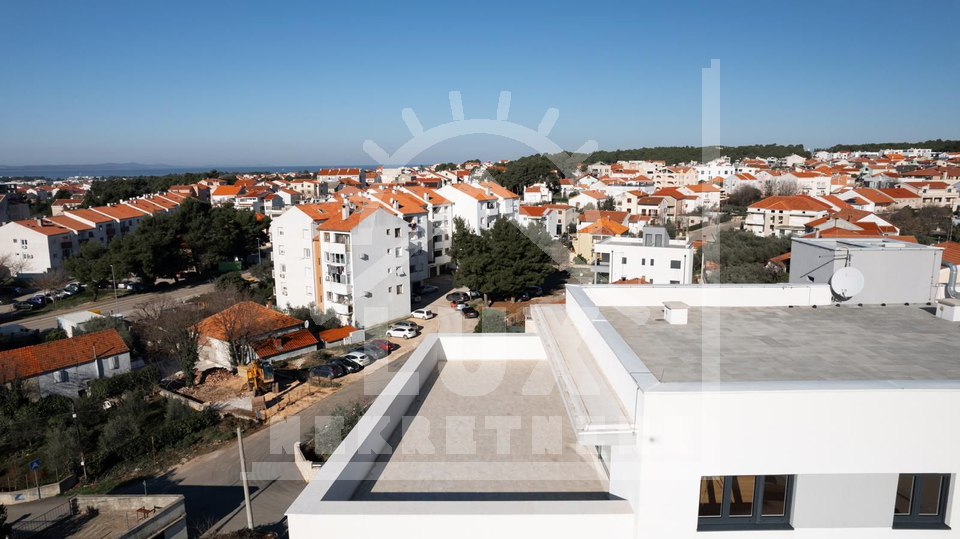 Trosoban penthouse s pogledom na more i garažom, Zadar (Belafuža)