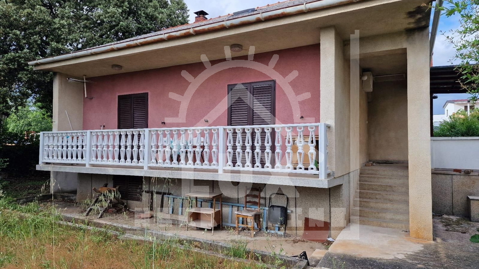 Samostojeća kuća, prizemnica, pov. 93 m2, Vir (centar)
