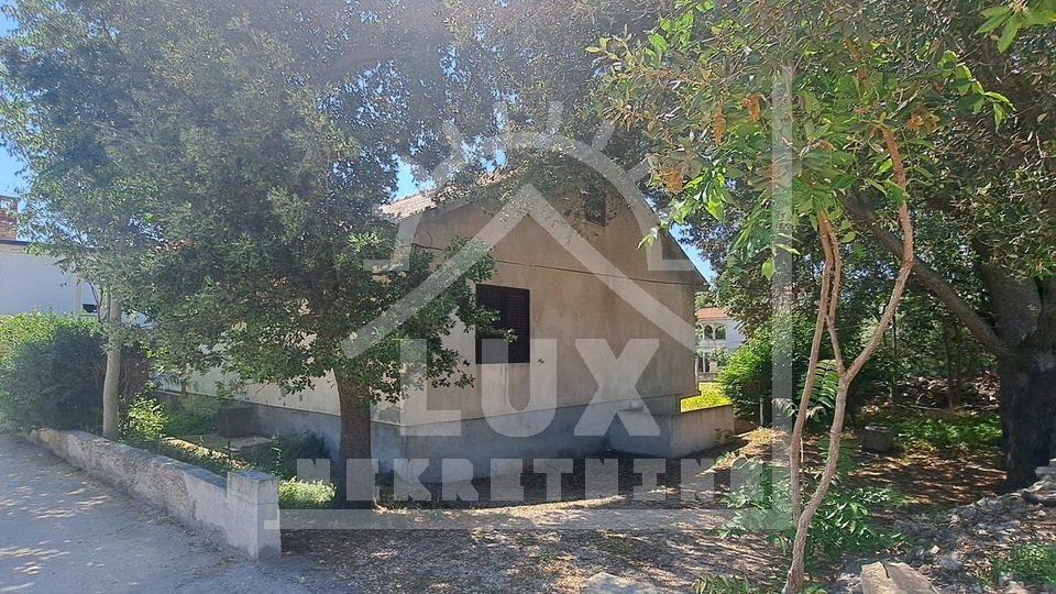 Samostojeća kuća, prizemnica, pov. 93 m2, Vir (centar)