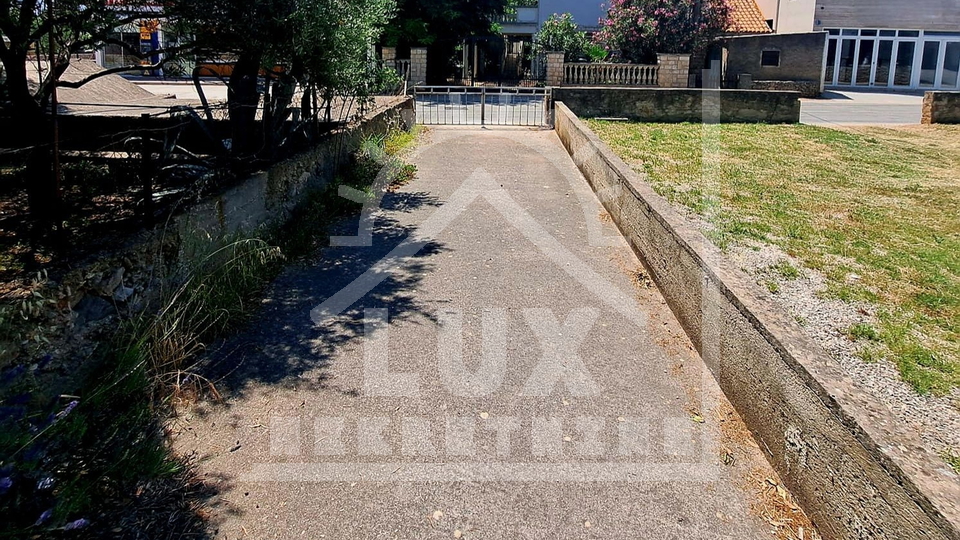 Samostojeća kuća, prizemnica, pov. 93 m2, Vir (centar)
