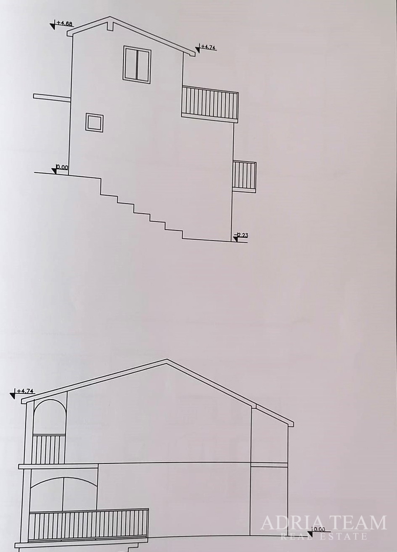 PRILIKA! KUĆA S POMOĆNIM OBJEKTOM (SPREMIŠTE + LJETNA KUHINJA) - STOMORSKA, ŠOLTA