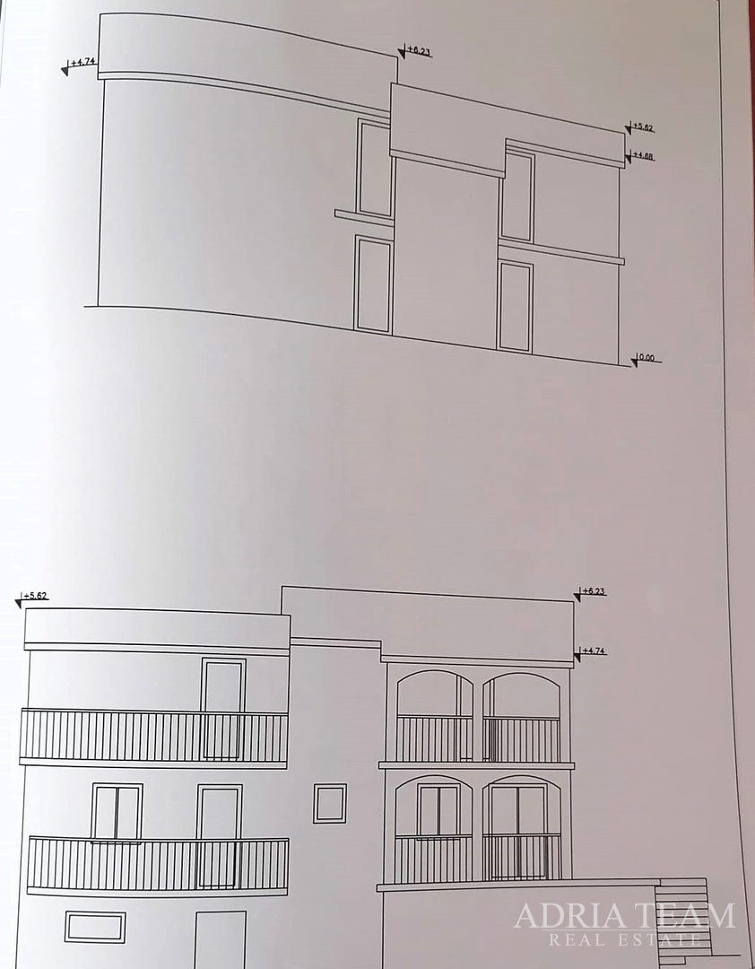 PRILIKA! KUĆA S POMOĆNIM OBJEKTOM (SPREMIŠTE + LJETNA KUHINJA) - STOMORSKA, ŠOLTA