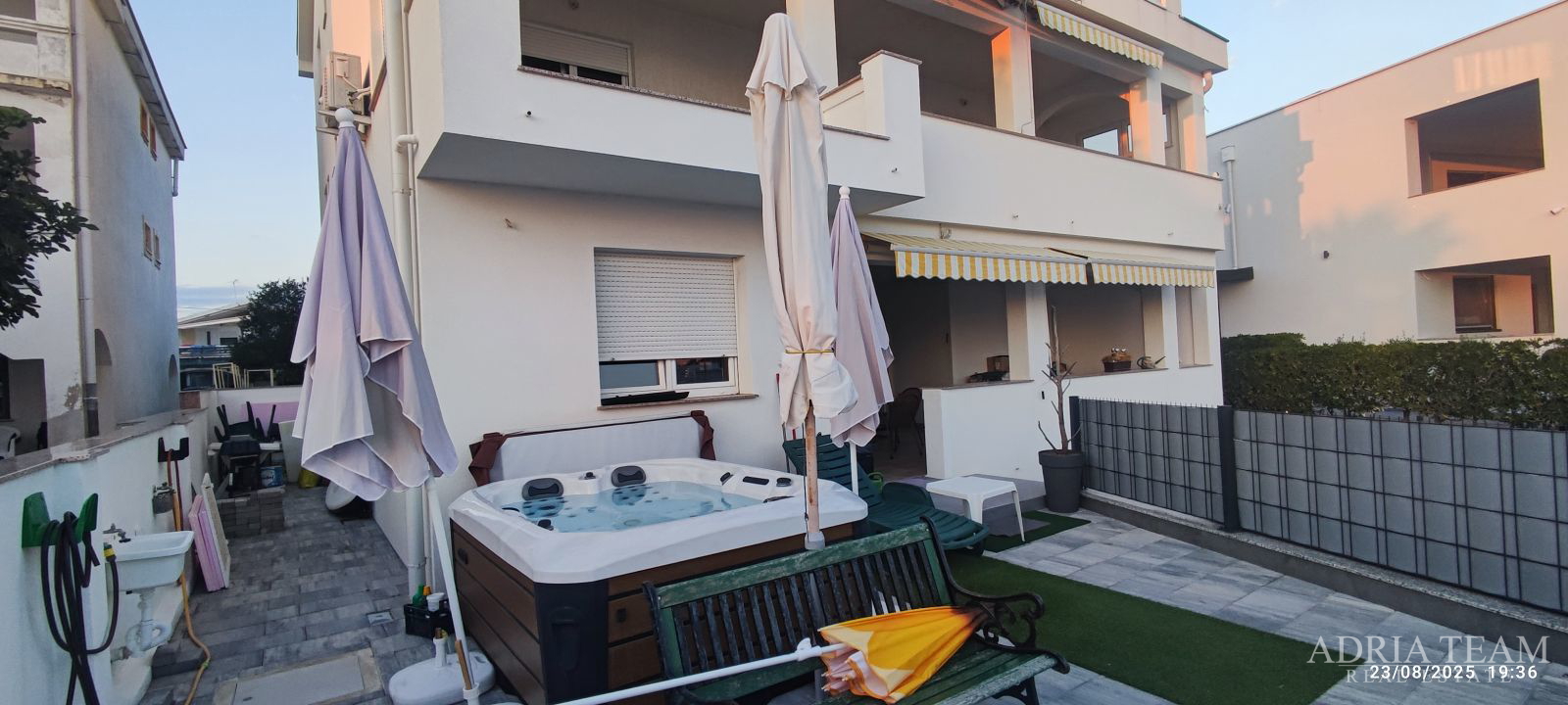 APARTMANI 3u1, IZVRSNA PRILIKA!!!  PRVI RED DO MORA, VIR - ZADAR