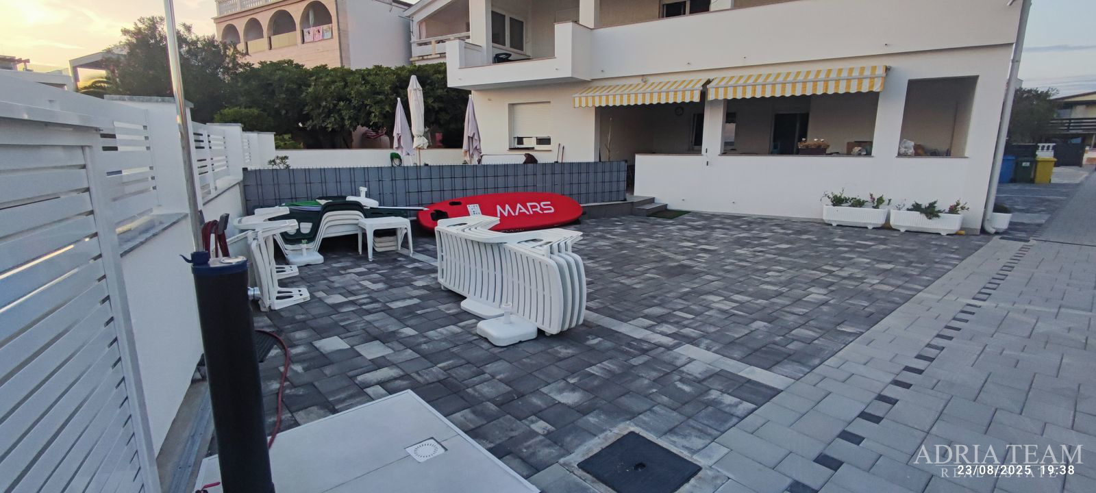 APARTMANI 3u1, IZVRSNA PRILIKA!!!  PRVI RED DO MORA, VIR - ZADAR