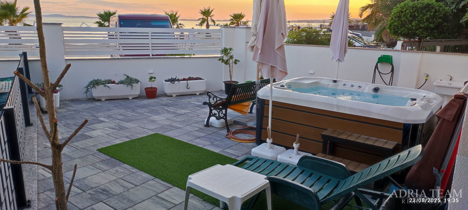 APARTMANI 3u1, IZVRSNA PRILIKA!!!  PRVI RED DO MORA, VIR - ZADAR