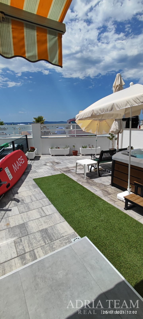 FERIENWOHNUNGEN ERSTE REIHE ZUM MEER, VIR - ZADAR